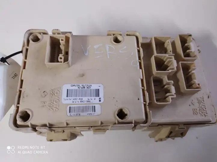 Toyota Corolla Verso AR10 (2004 - 2009) 892210F020 Модуль комфорта — фото 2