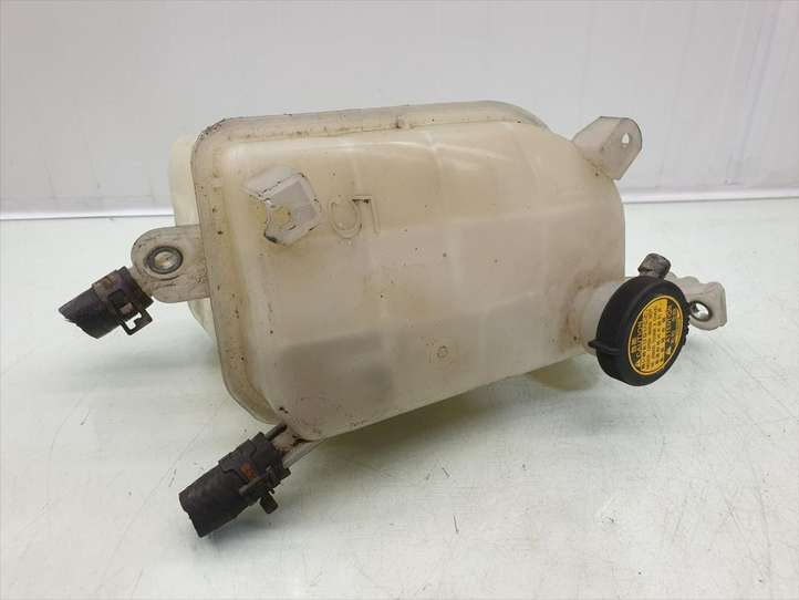 Toyota Prius (XW30) (2009 - 2015)  16480-28080 Расширительный бачок охлаждающей жидкости