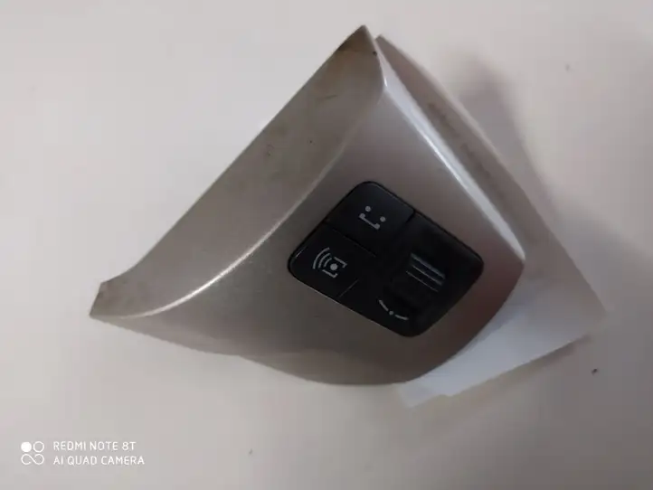 Opel Corsa D (2006 - 2010) E060821 Кнопки на рулевом колесе — фото 1