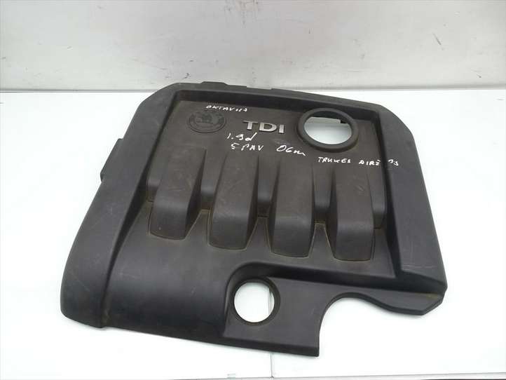 Skoda Octavia Mk2 (1Z) (2004 - 2013)  03G103925BN Крышка двигателя (отделка)