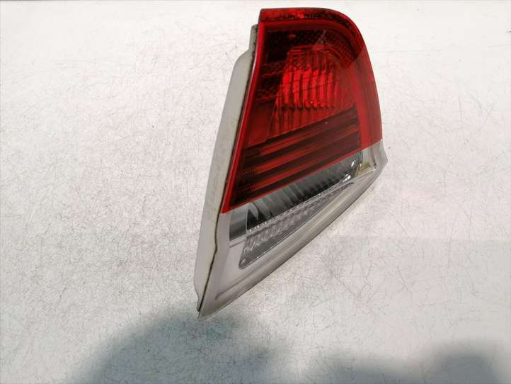 BMW 3 E90 E91 (2005 - 2012)  6937460 Задний фонарь в крышке багажника