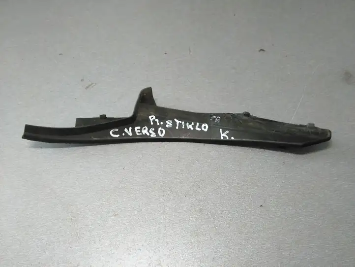 Toyota Corolla Verso AR10 (2004 - 2009) 538240F010 Накладка стоек лобового стекла — фото 1