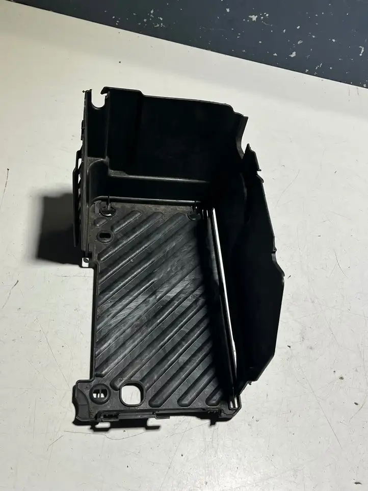 Mercedes-Benz B-class W246 (2014 - 2018) A2465410205 Перегородка аккумулятора — фото 3