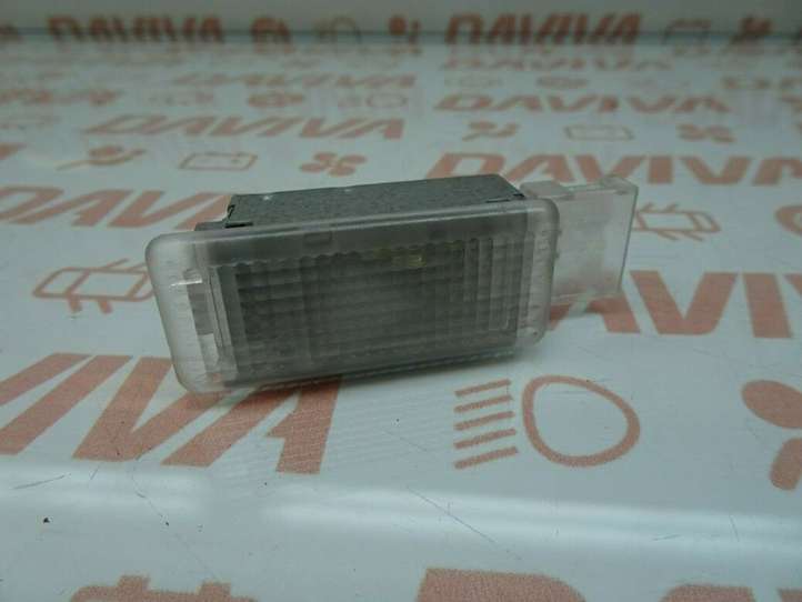 Volkswagen PASSAT B6 (2005 - 2010)  6L0947565 Другой фонарь салона