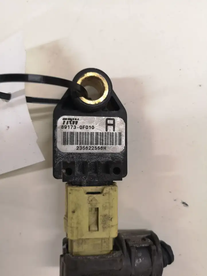 Toyota Corolla Verso AR10 (2004 - 2009) 891730F010 Датчик удара SRS — фото 3