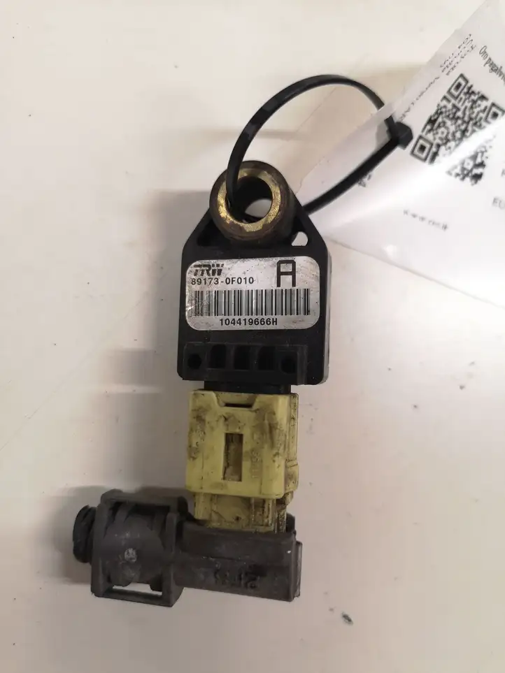 Toyota Corolla Verso AR10 (2004 - 2009) 891730F010 Датчик удара SRS — фото 1