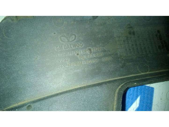 Chevrolet Epica (2006 - 2009)  96873820 Заглушка буксировочной петли бампера