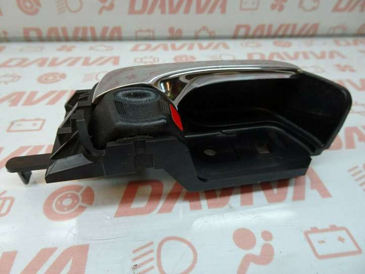 Toyota Prius (NHW20) (2003 - 2009)  69273-47020 Внутренняя ручка