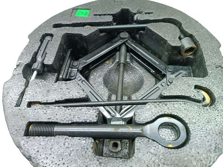 Hyundai i30 (2007 - 2012)  09140-2L100 Комплект инструментов