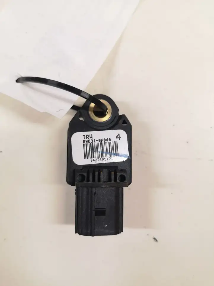 Toyota Corolla Verso AR10 (2004 - 2009) 898310W040 Датчик удара SRS — фото 1