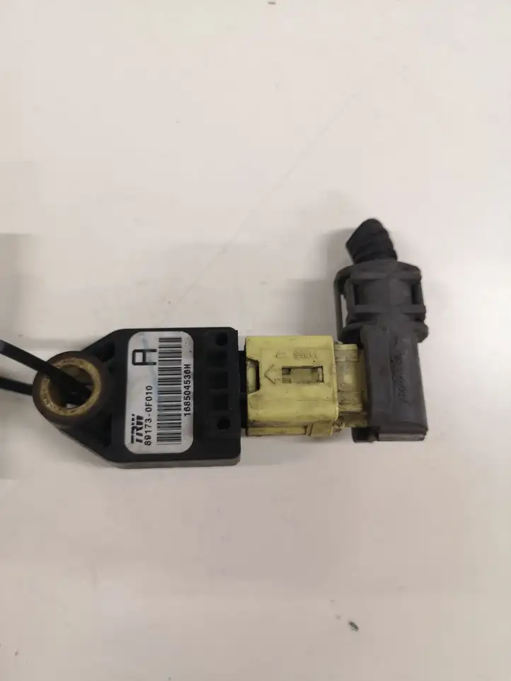 Toyota Corolla Verso AR10 (2004 - 2009) 891730F010 Датчик удара SRS — фото 2