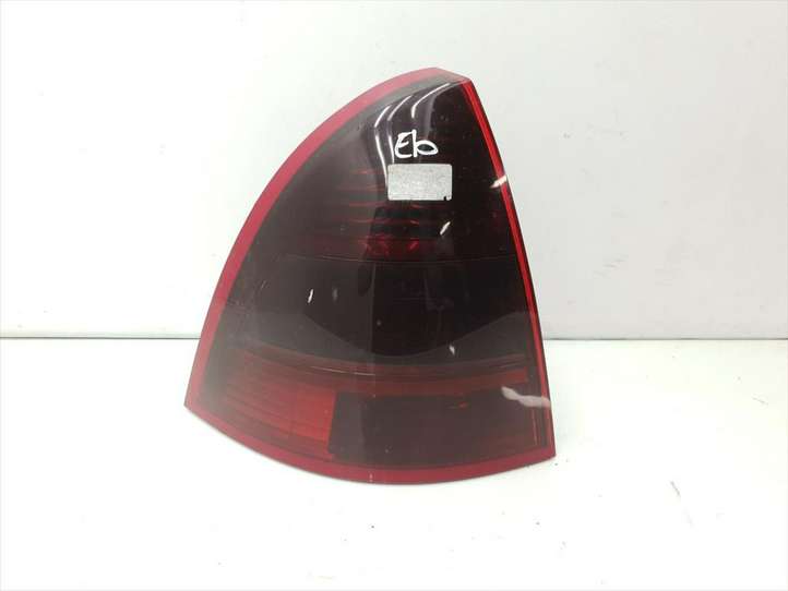 Citroen C5 (2004 - 2008)  89032697 Задний фонарь в кузове
