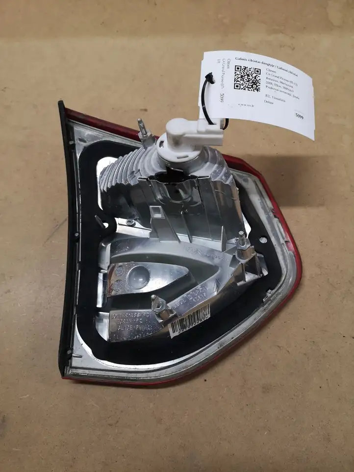 Citroen C4 I Picasso (2006 - 2013) 9653547677 Задний фонарь в крышке багажника — фото 3