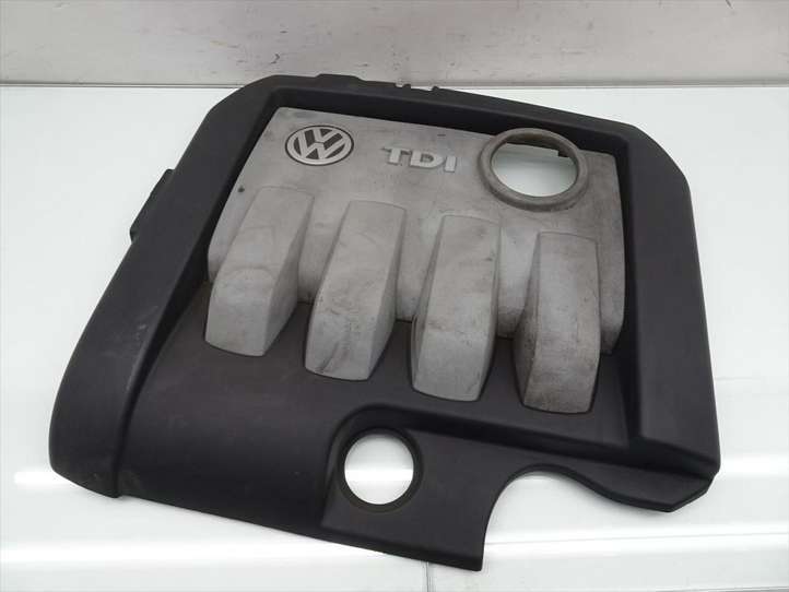 Volkswagen Golf V (2003 - 2009)  03G103925BL Крышка двигателя (отделка)