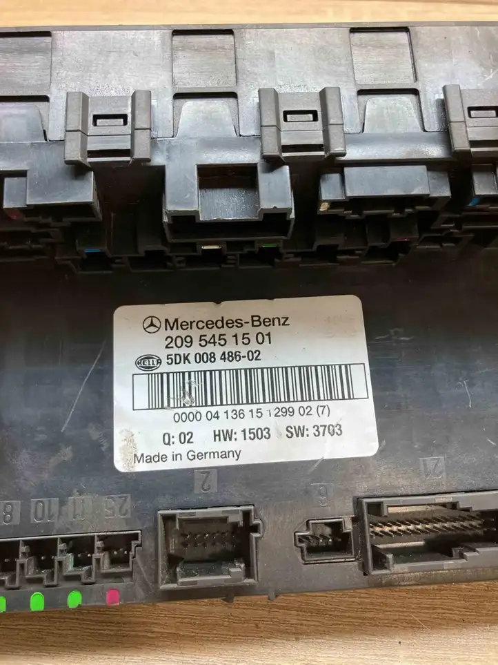 Mercedes-Benz C W203 (2000 - 2007) 2095451501 Блок предохранителей — фото 5
