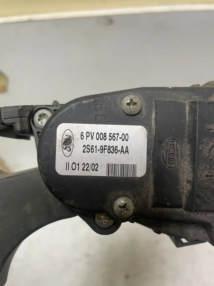 Ford Fiesta (2006 - 2008) 2S619F836AA Педаль акселератора — фото 3