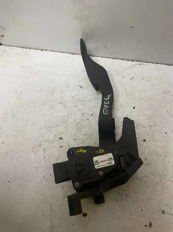 Opel Meriva A (2002 - 2006) 93335443 Педаль акселератора — фото 2