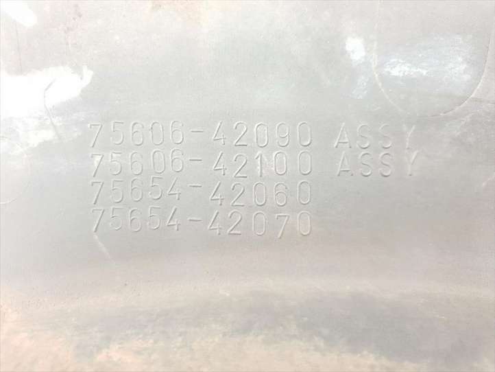 Toyota RAV 4 (XA20) (2000 - 2005)  7560642090 Задняя арка