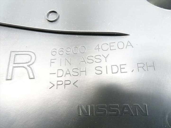 Nissan X-Trail T32 (2014 - 2021)  669014CE0A Отделочный щит панели (боковой)