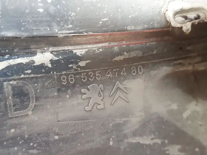 Citroen C4 I Picasso (2006 - 2013) 9653547480 Задний фонарь в кузове — фото 2