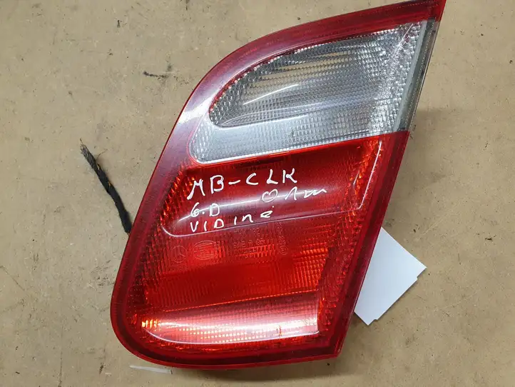 Mercedes-Benz CLK A208 (1997 - 2002) 2088200664 Задний фонарь в крышке багажника — фото 1