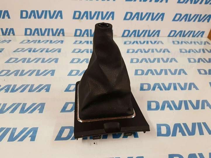 Mazda 6. (2009 - 2012)  GDN1-64333 Рамка рычага переключения передач