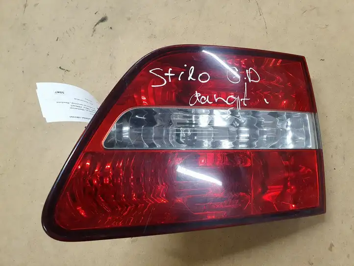 Fiat Stilo (2001 - 2010) 28182002 Задний фонарь в крышке багажника — фото 1