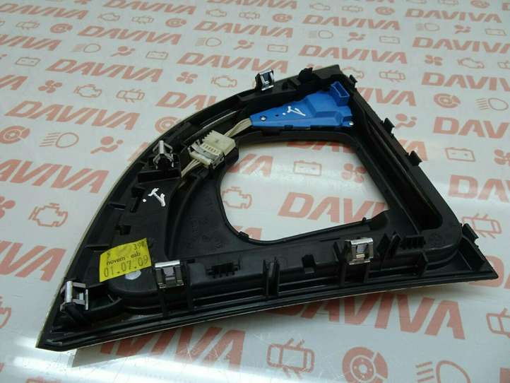 BMW 1 E81 E87 (2004 - 2011)  7111121 Рамка рычага переключения передач
