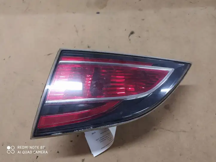 Mazda 6 (2009 - 2012) 13241095 Задний фонарь в крышке багажника — фото 1