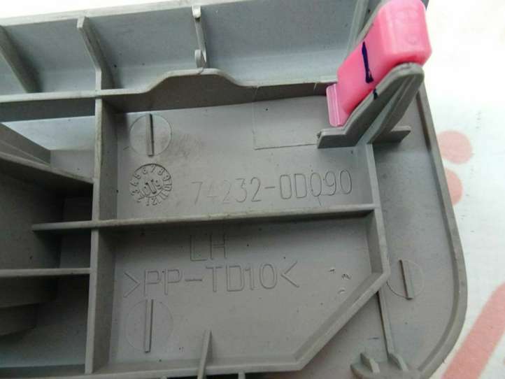 Toyota Yaris (2009 - 2012)  74232-0D090 Отделка кнопок стеклоподъемника 