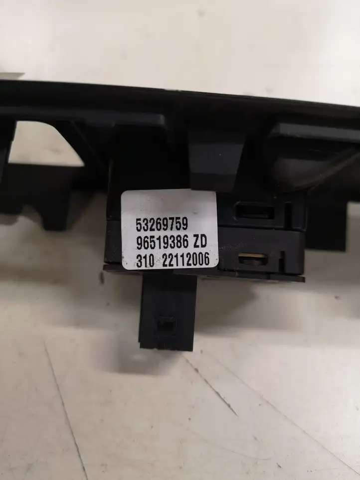 Citroen C6 (2005 - 2012) 96519386ZD Кнопка стеклоподъемников — фото 3
