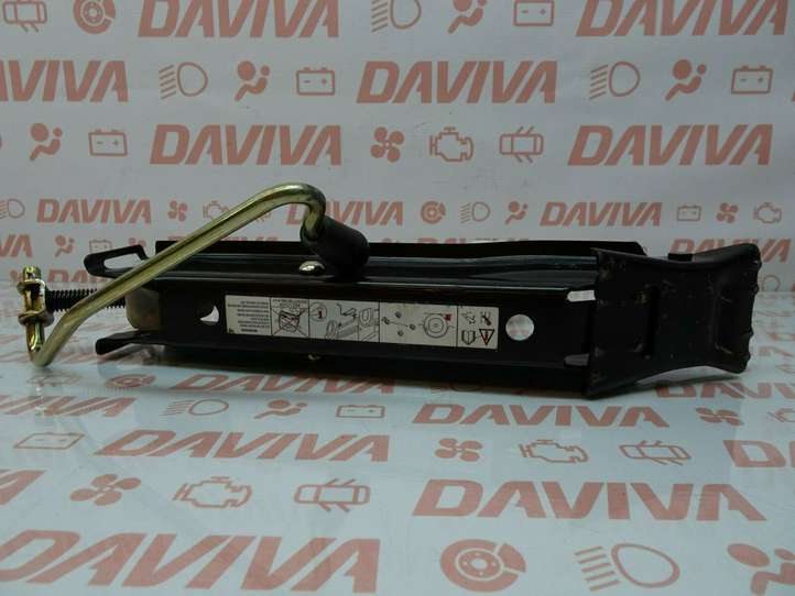 Peugeot 307 (2005 - 2008)  9637677780 Домкрат (данкрат)