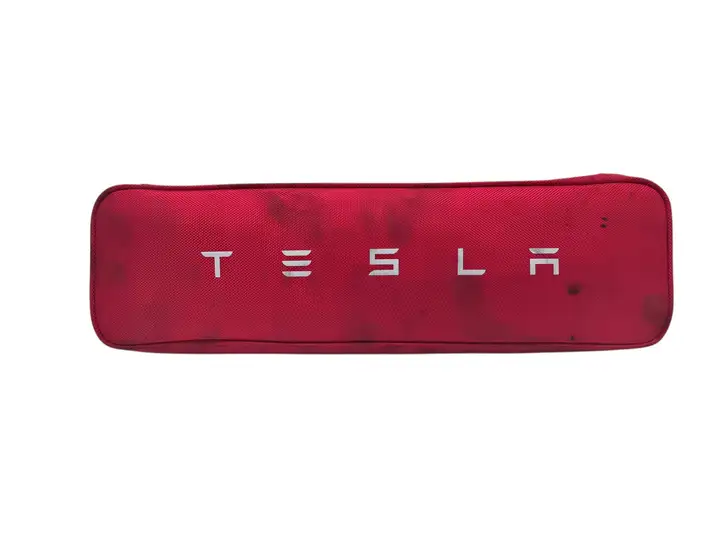Tesla (2018 - ) 106064600A Автомобильная аптечка — фото 1