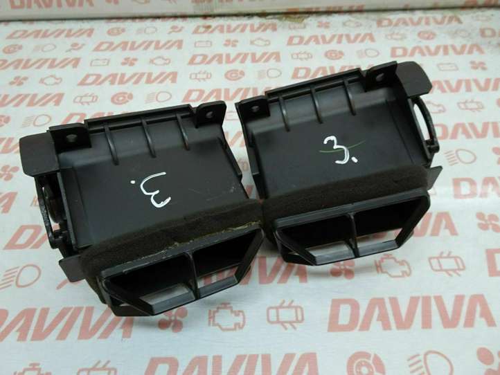 Nissan X-Trail T30 (2001 - 2007)  687618H300 Боковая воздушный дефлектор