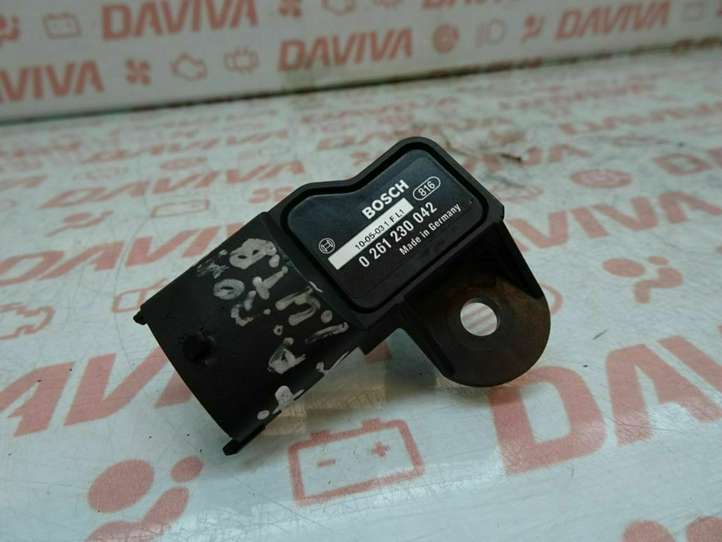 Opel Astra (2009 - 2012)  261230042 Датчик давления воздуха