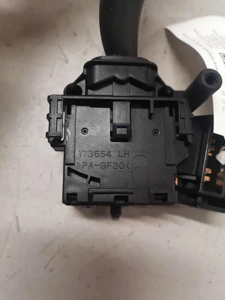 Toyota Corolla Verso AR10 (2004 - 2009) 8465205170 Переключатель стеклоочистителей — фото 2