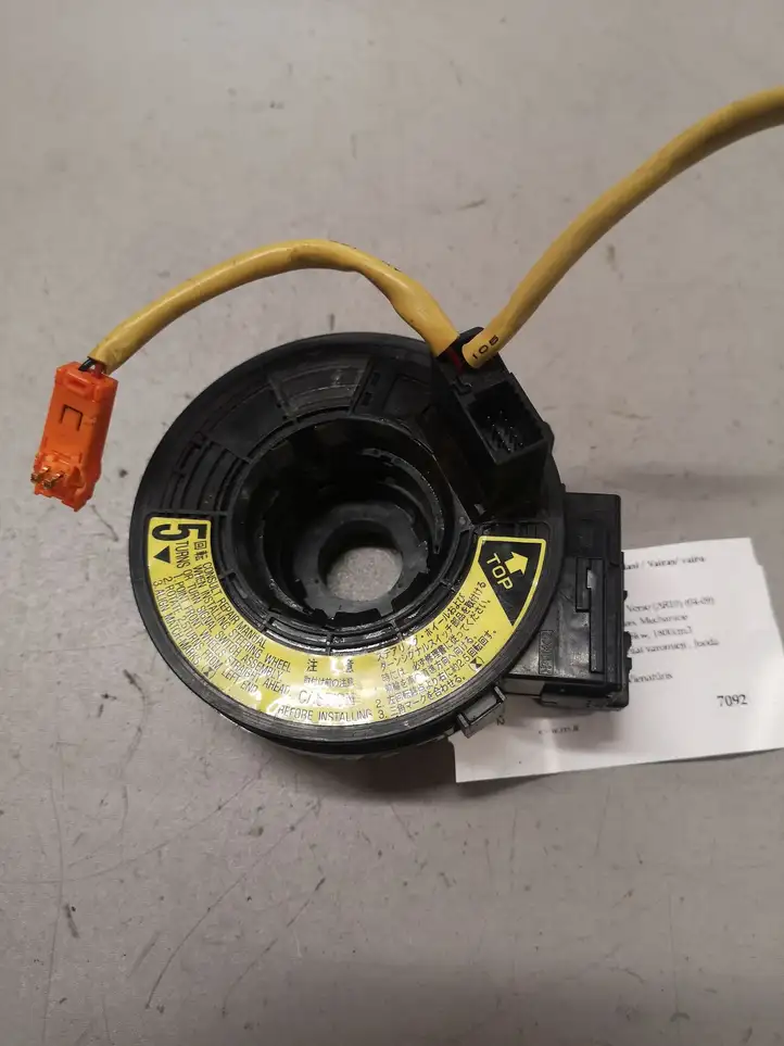Toyota Corolla Verso AR10 (2004 - 2009) 43L0600 Контактное кольцо SRS — фото 1
