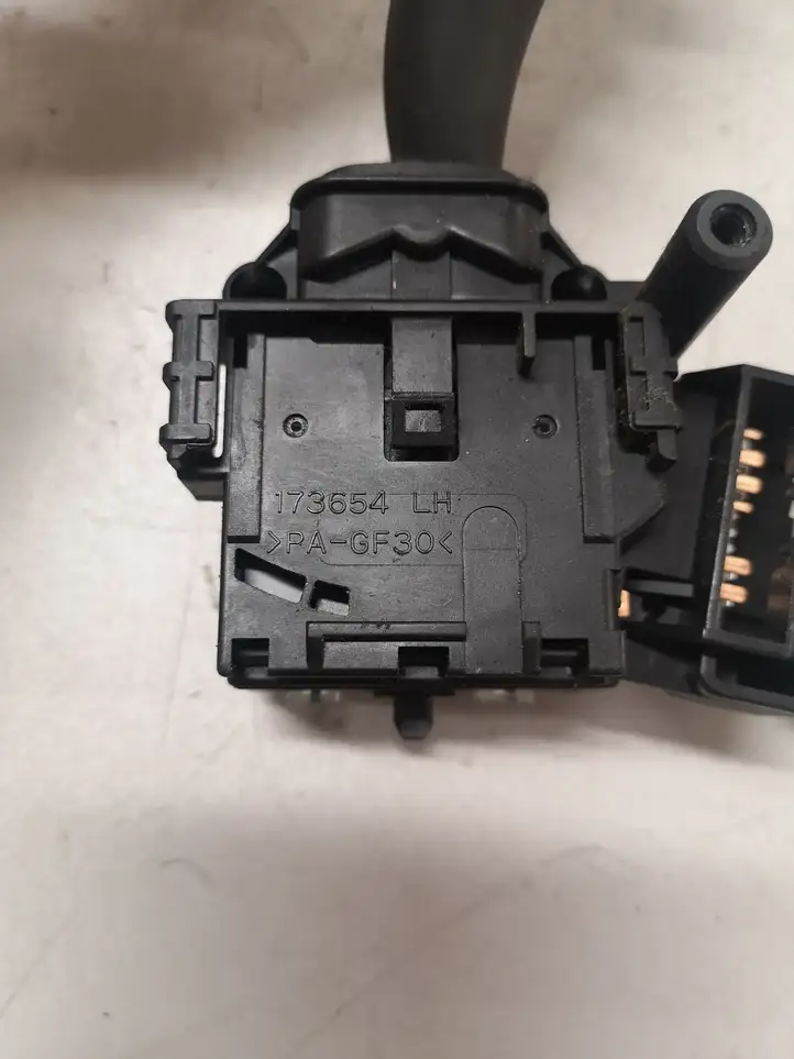Toyota Avensis T250 (2003 - 2006) 8465205170 Переключатель стеклоочистителей — фото 2