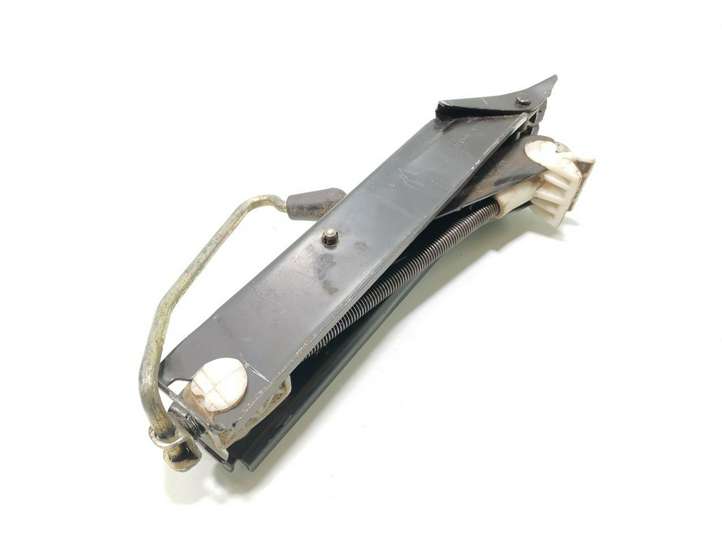 Peugeot 307 (2001 - 2005)  9637677780 Домкрат (данкрат)
