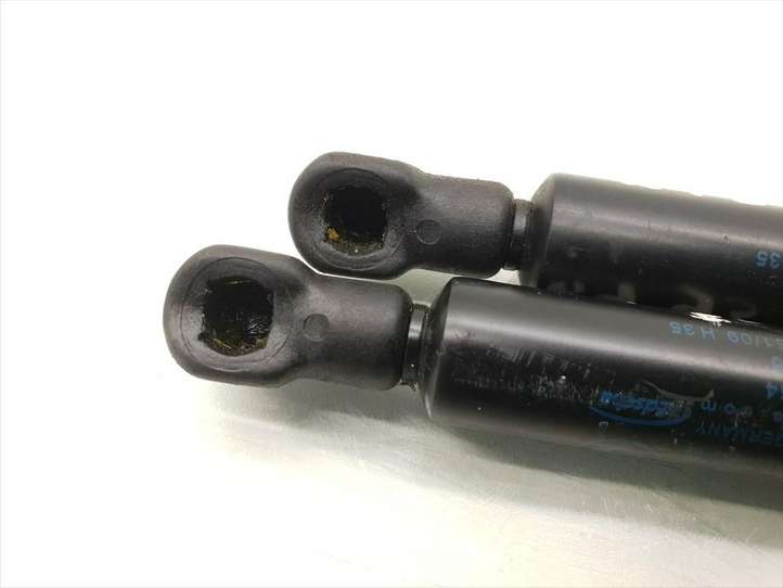 BMW 3 E90 E91 (2005 - 2012)  7128764 Звукоизоляция крыши