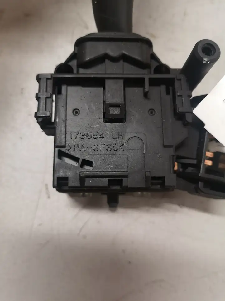 Toyota Corolla Verso AR10 (2004 - 2009) 8465205150 Переключатель стеклоочистителей — фото 2