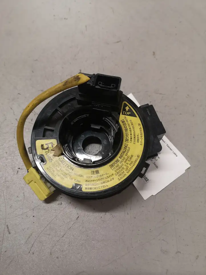 Toyota Yaris Verso (1999 - 2005) D041097 Контактное кольцо SRS — фото 1