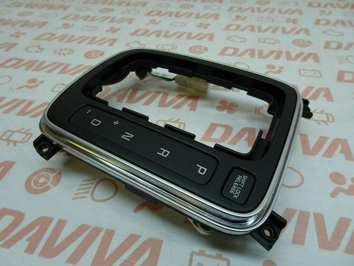 Kia Carens (2013 - )   Рамка рычага переключения передач