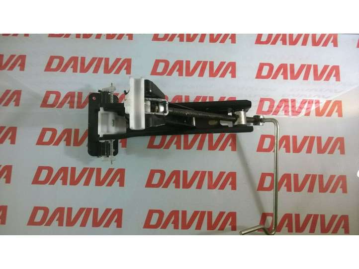 Renault Laguna (2001 - 2005)  8200694106 Домкрат (данкрат)