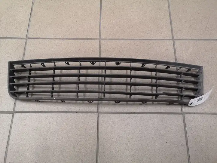 Volkswagen Golf V (2003 - 2009) 1K0853677 Нижняя решетка переднего бампера — фото 1