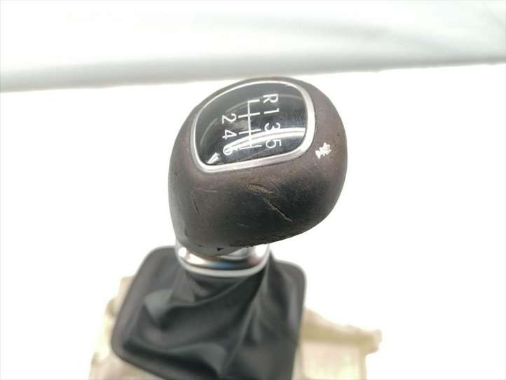 Hyundai ix20 (2010 - 2015)  437001K940 Отделка рычага переключения передач (кожа, головка)