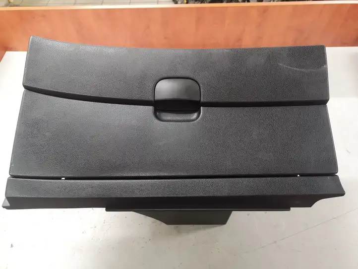 Nissan Qashqai (2006 - 2010) 68520JD000 Вещевой ящик — фото 1