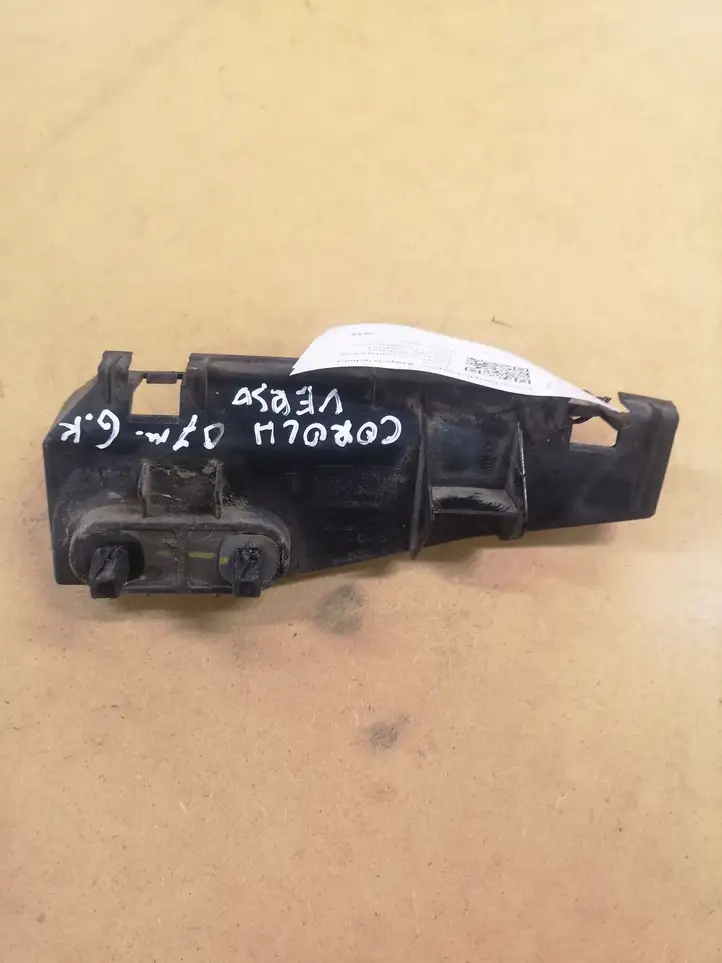 Toyota Corolla Verso AR10 (2004 - 2009) 525630F010 Кронштейн заднего бампера — фото 1