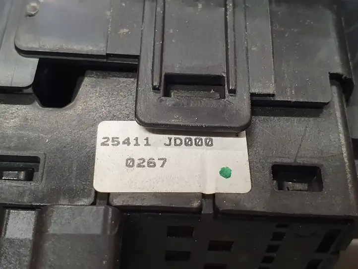 Nissan Qashqai (2006 - 2010) 25411JD000 Блок кнопок стеклоподъемников — фото 2