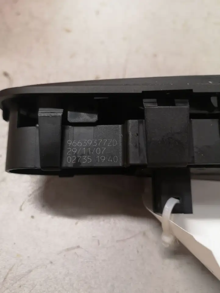Citroen C4 I Picasso (2006 - 2013) 96639377ZD Блок кнопок стеклоподъемников — фото 3